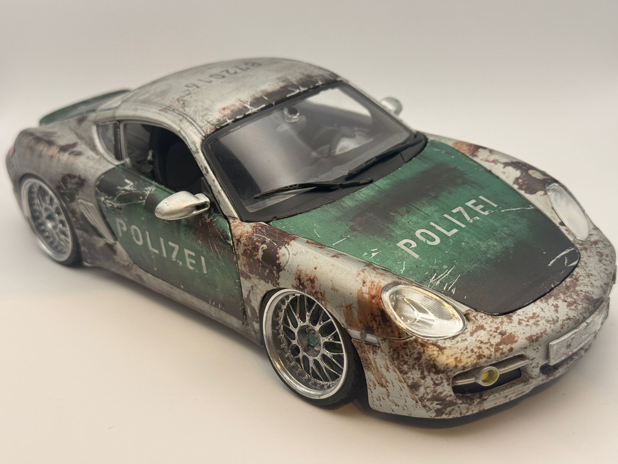Porsche Cayman S „Polizei“ Custom Modellauto 1:18 Einzelstück