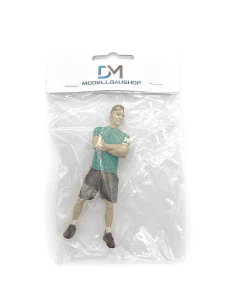 1:18 Resin Figur Mann stehend Arme verschränkt Diorama Modellbau