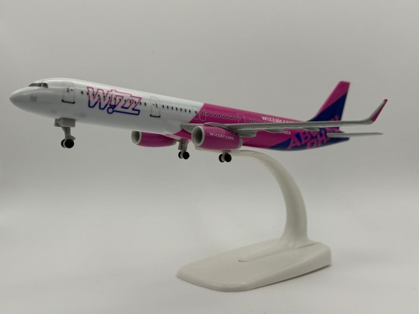 Wizz Air Airbus A321 A6-WZA mit Ständer 1:200 OVP Modellbau Sammler